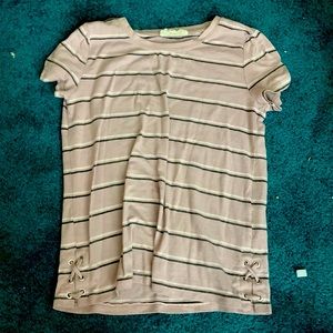 T shirt with black and white stripes.